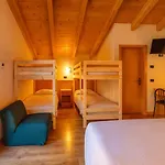 Ξενοδοχείο Bleis 3*